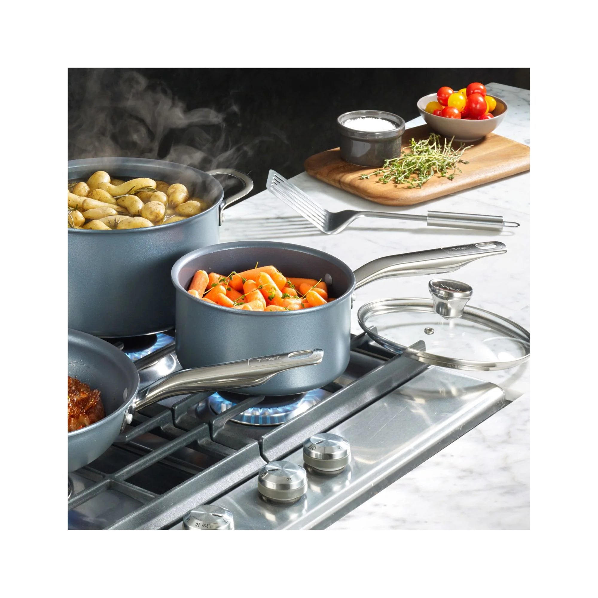 Nonstick 2-Quart Sauce Pan E8789