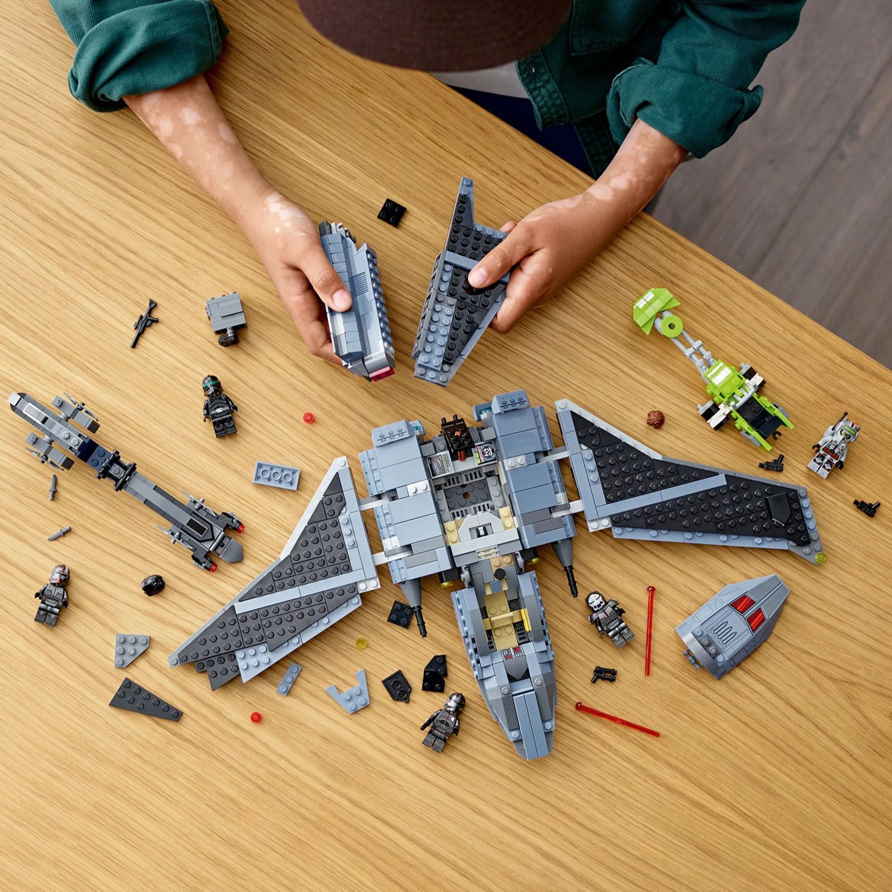 LEGO Star Wars Attack Shuttle Building Toy Set (969 Pieces) X612