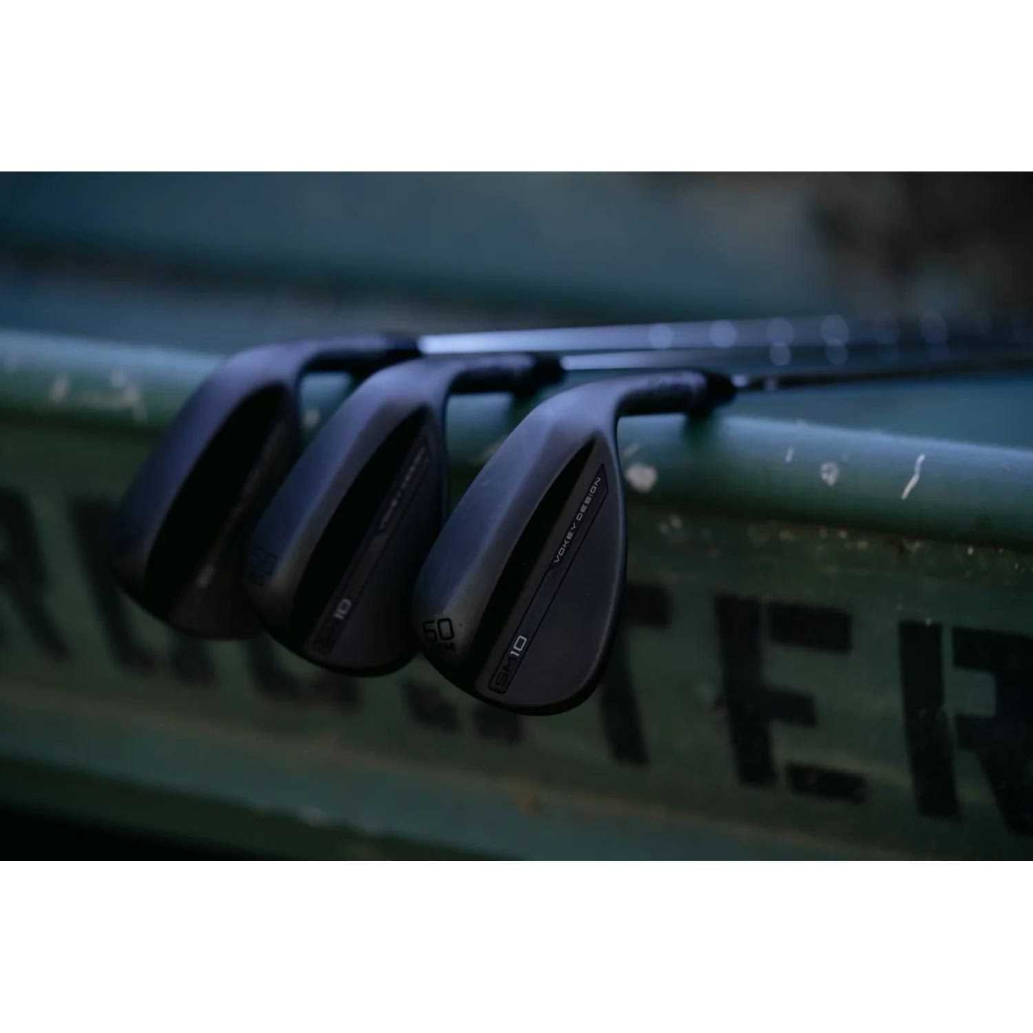 Jet Black Wedge G473