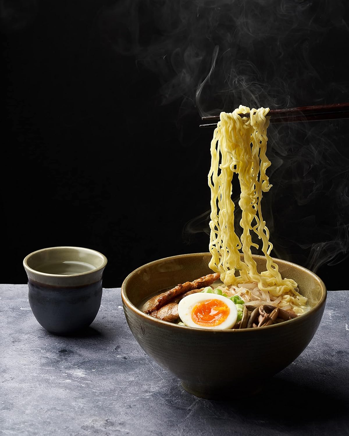 6 Paper Bowls Tonkotsu Ramen with Black Garlic Oil B6150