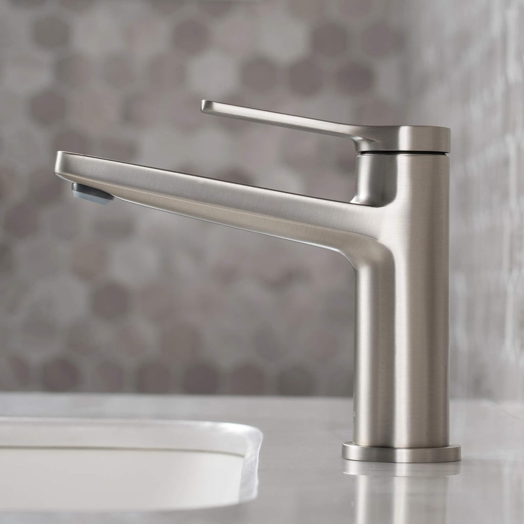 Single Handle Basin Bathroom Faucet in Spot Free Stainless Steel Q217