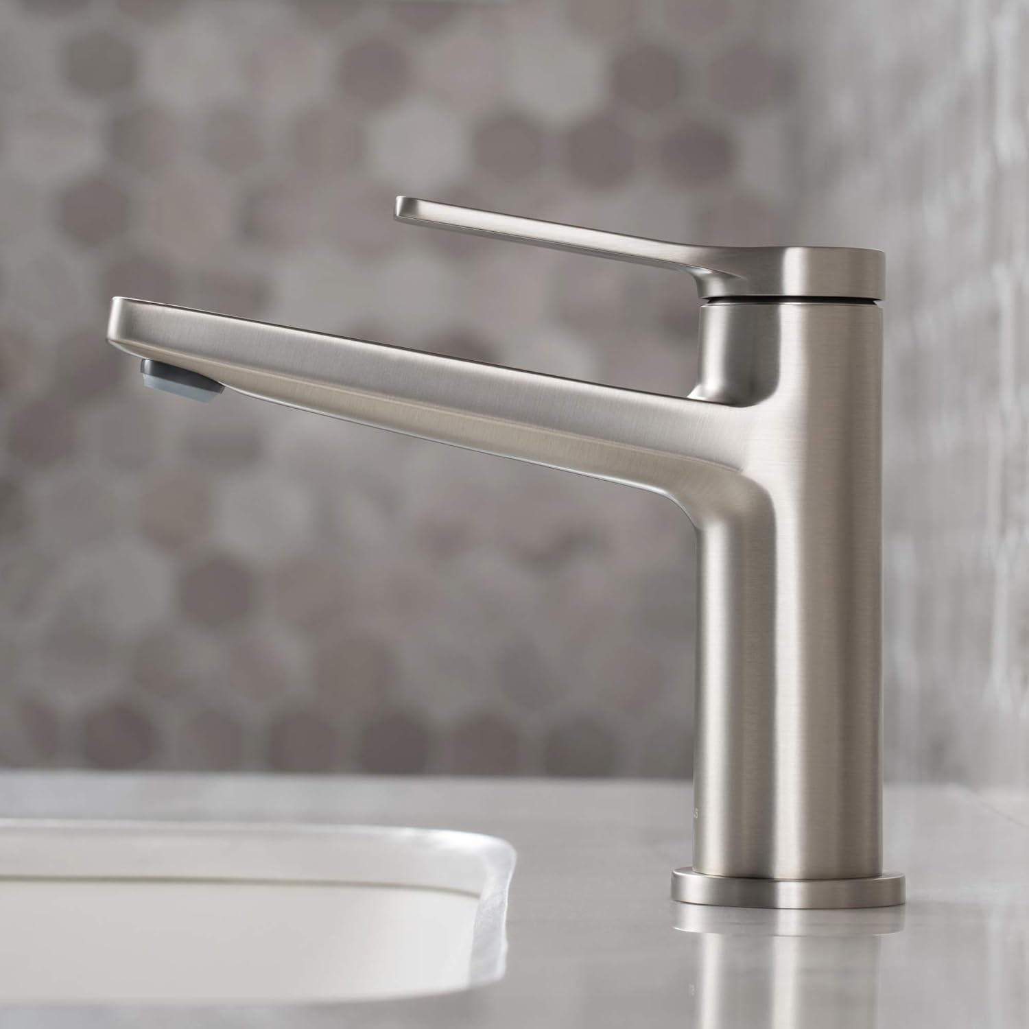 Single Handle Basin Bathroom Faucet in Spot Free Stainless Steel Q217