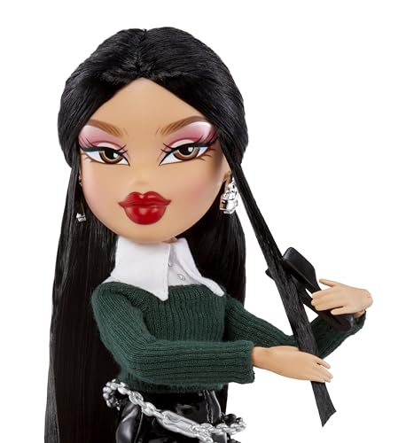 Jade Fashion Doll with 14 Accessories and Poster A345