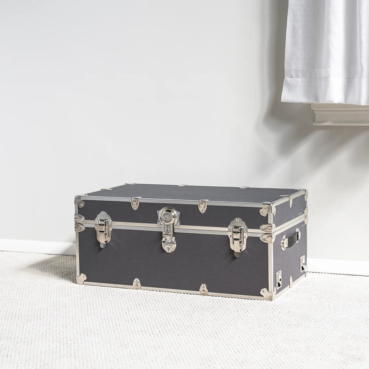 Large Armor Trunk with Removable Wheels 32"x18"x14" Royal Blue P613