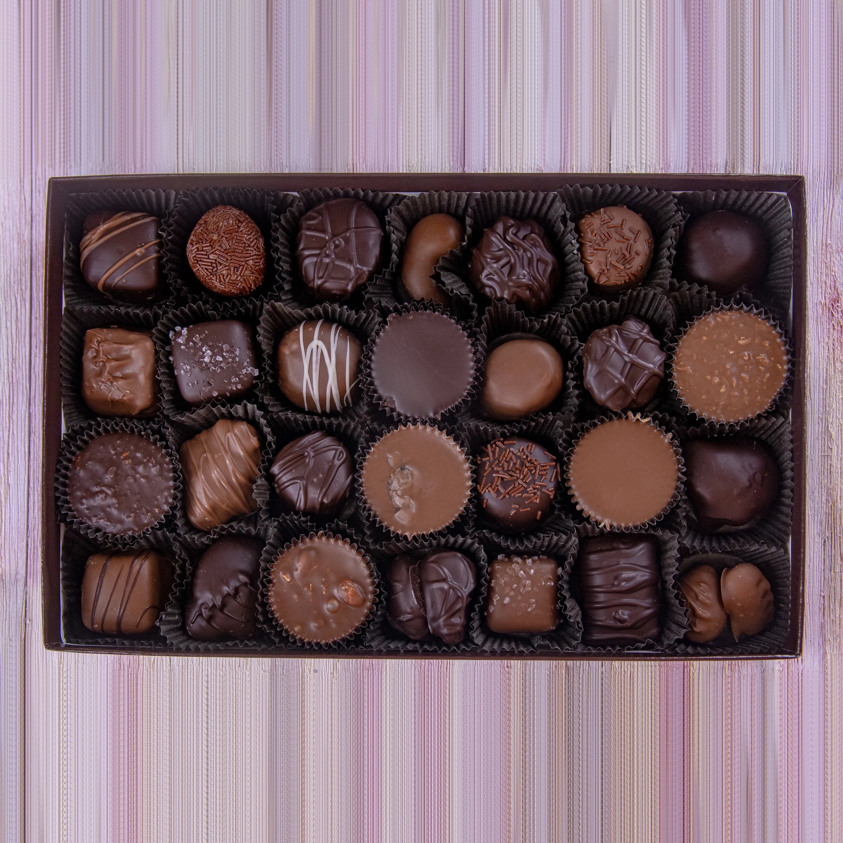 Deluxe Assortment Milk Dark 2lb J853