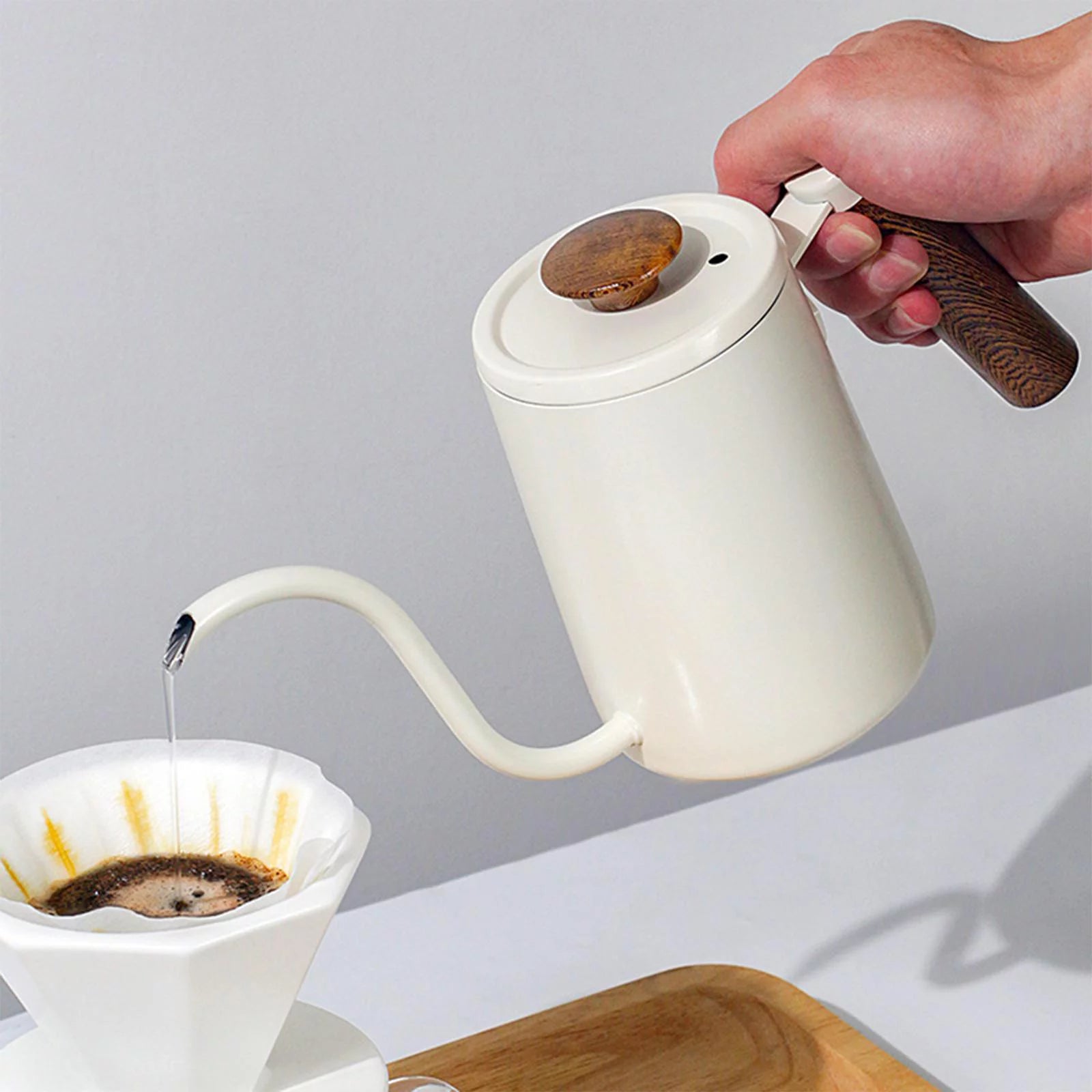Beige Gooseneck Coffee Kettle N402