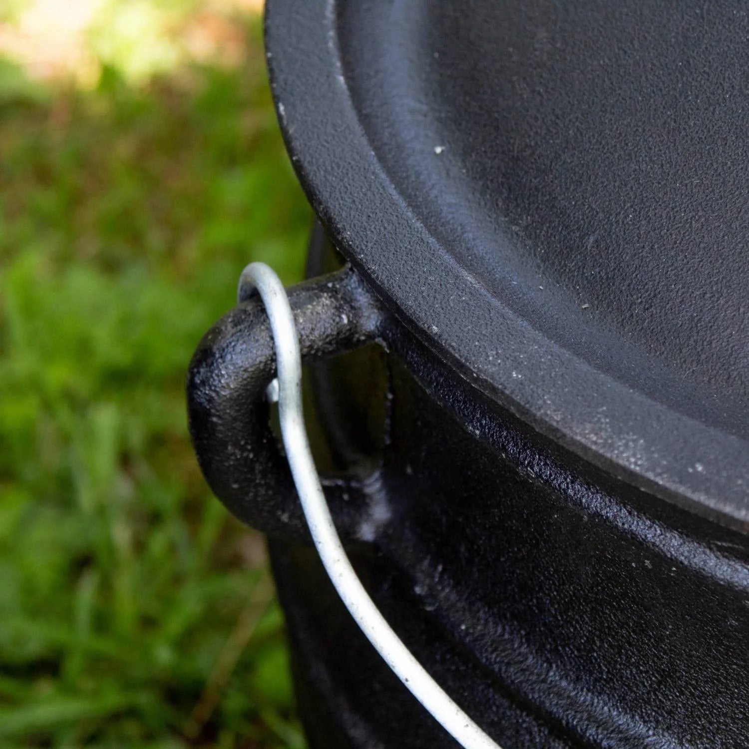 16 Inch 9 Gallon Cast Iron Dutch Oven Q8884