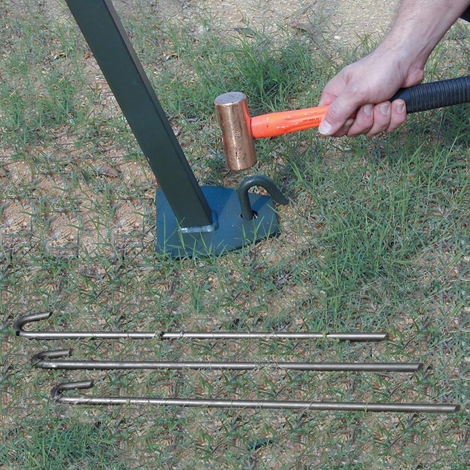 650 lb. Corn Capacity Deer Feeder with 4-Foot Stand and Fill Legs O787663