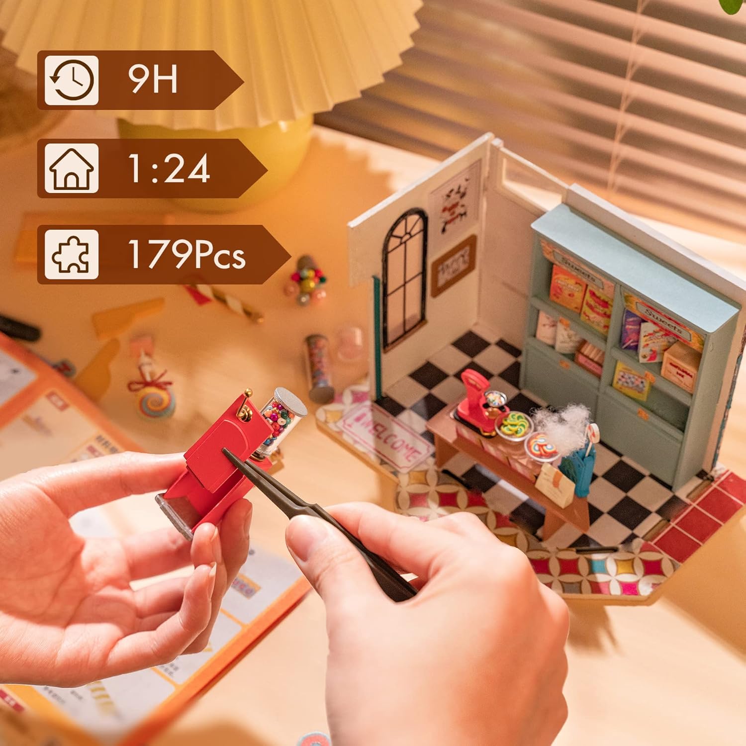 1/24 Scale Dollhouse Kit with LED P573351