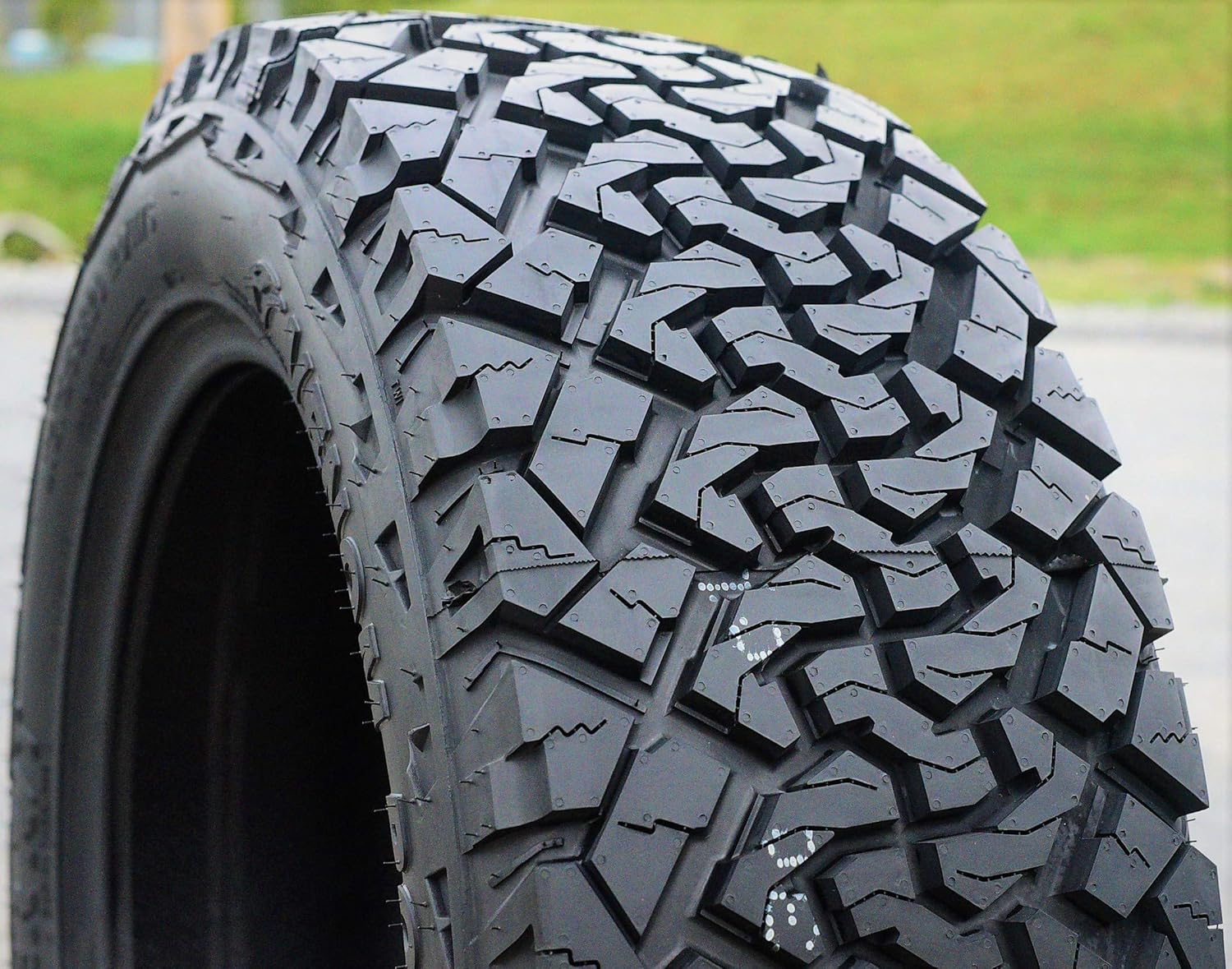 LT285/50R20 All-Terrain Light Truck Radial Tire Z755