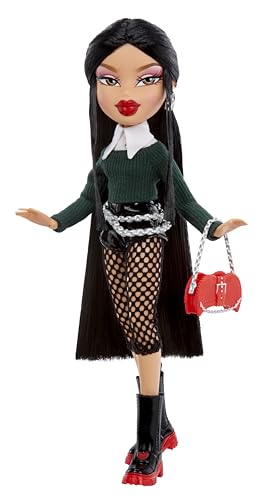 Jade Fashion Doll with 14 Accessories and Poster A345