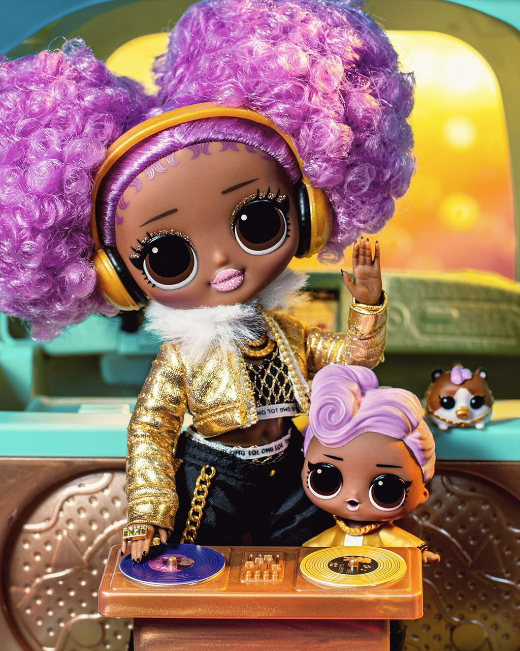 24K D.J. Fashion Doll with 20 Surprises Z3529