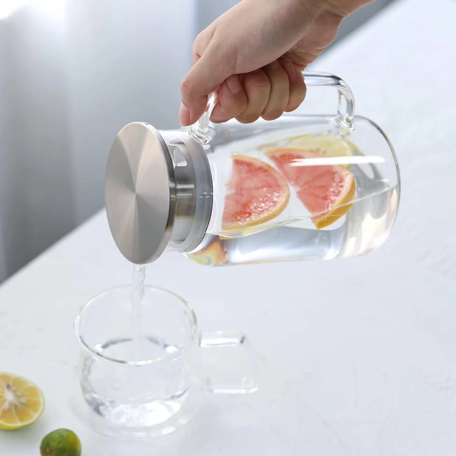 35 Ounces Glass Pitcher with Lid U63588