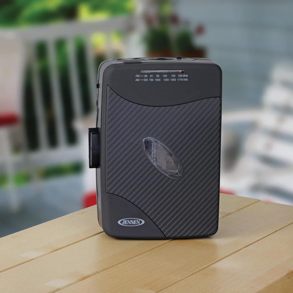 Portable Cassette Player with AM/FM Radio Y3796