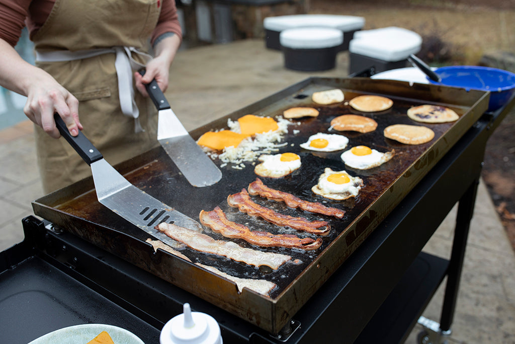 4-Burner Griddle with Folding Shelves T670793