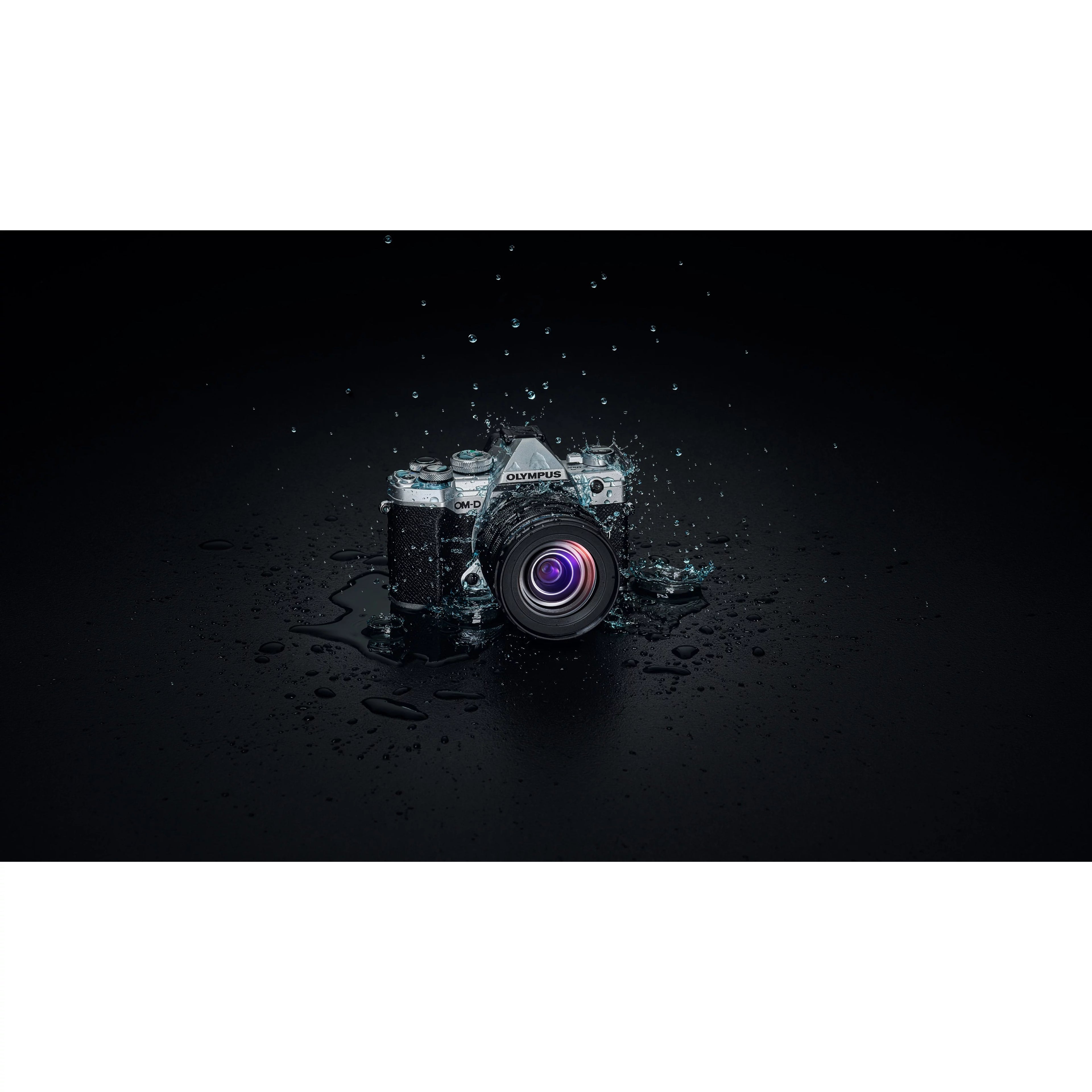 Silver Mirrorless Camera with Lens P14178