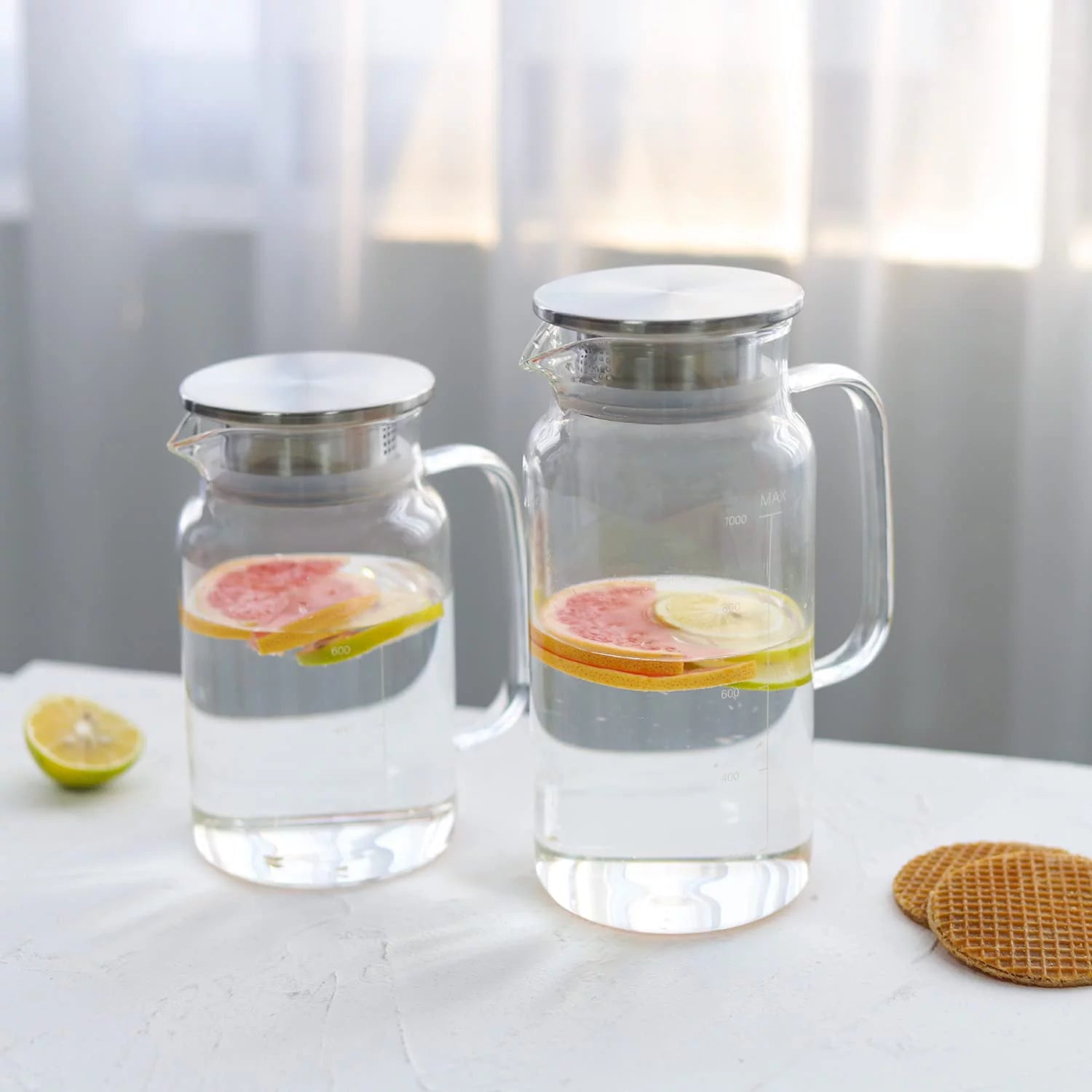 35 Ounces Glass Pitcher with Lid U63588